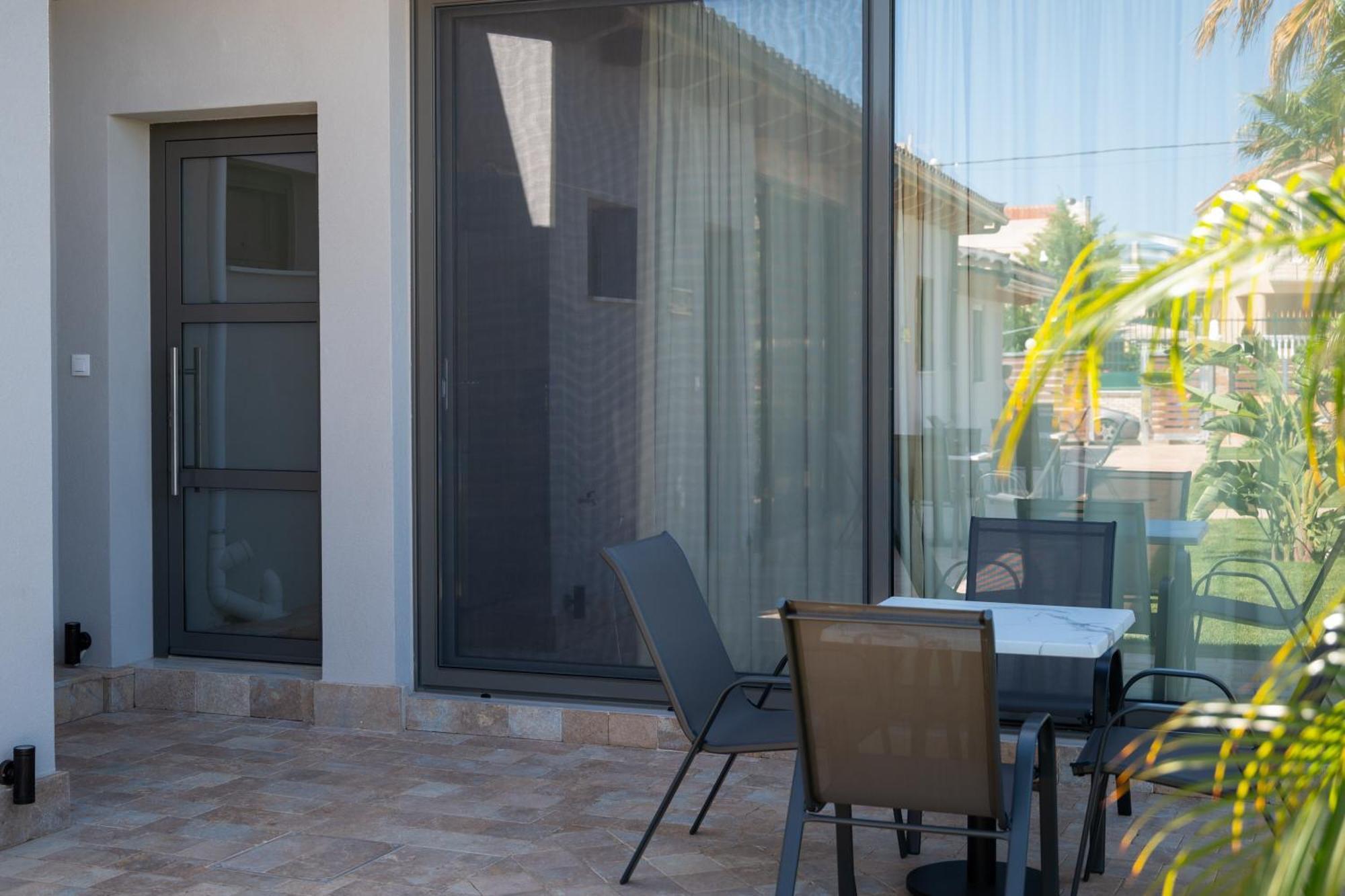 Paradise Apartments Artemida Экстерьер фото