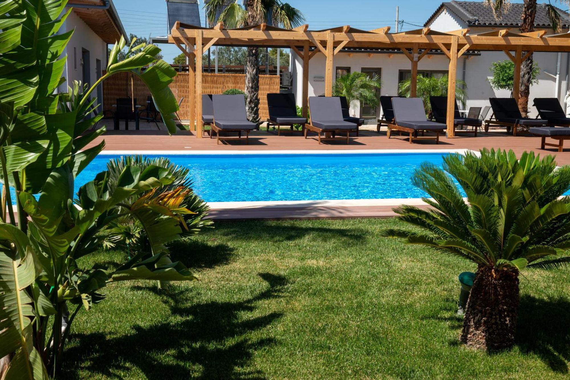 Paradise Apartments Artemida Экстерьер фото
